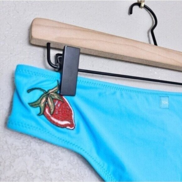 NWT TCN Banda Bikini Bottom 4 Fruits Strawberry Embroidered White Turquoise - Picture 5 of 7